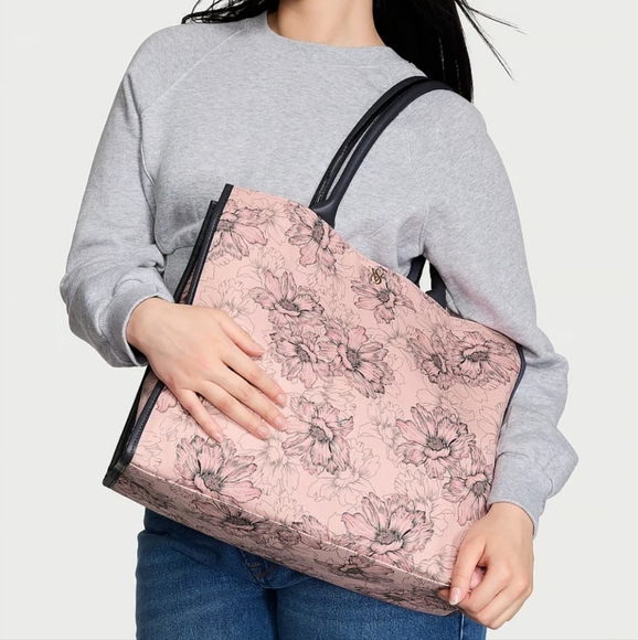 Victoria's Secret book floral bag - Picture 5 of 5